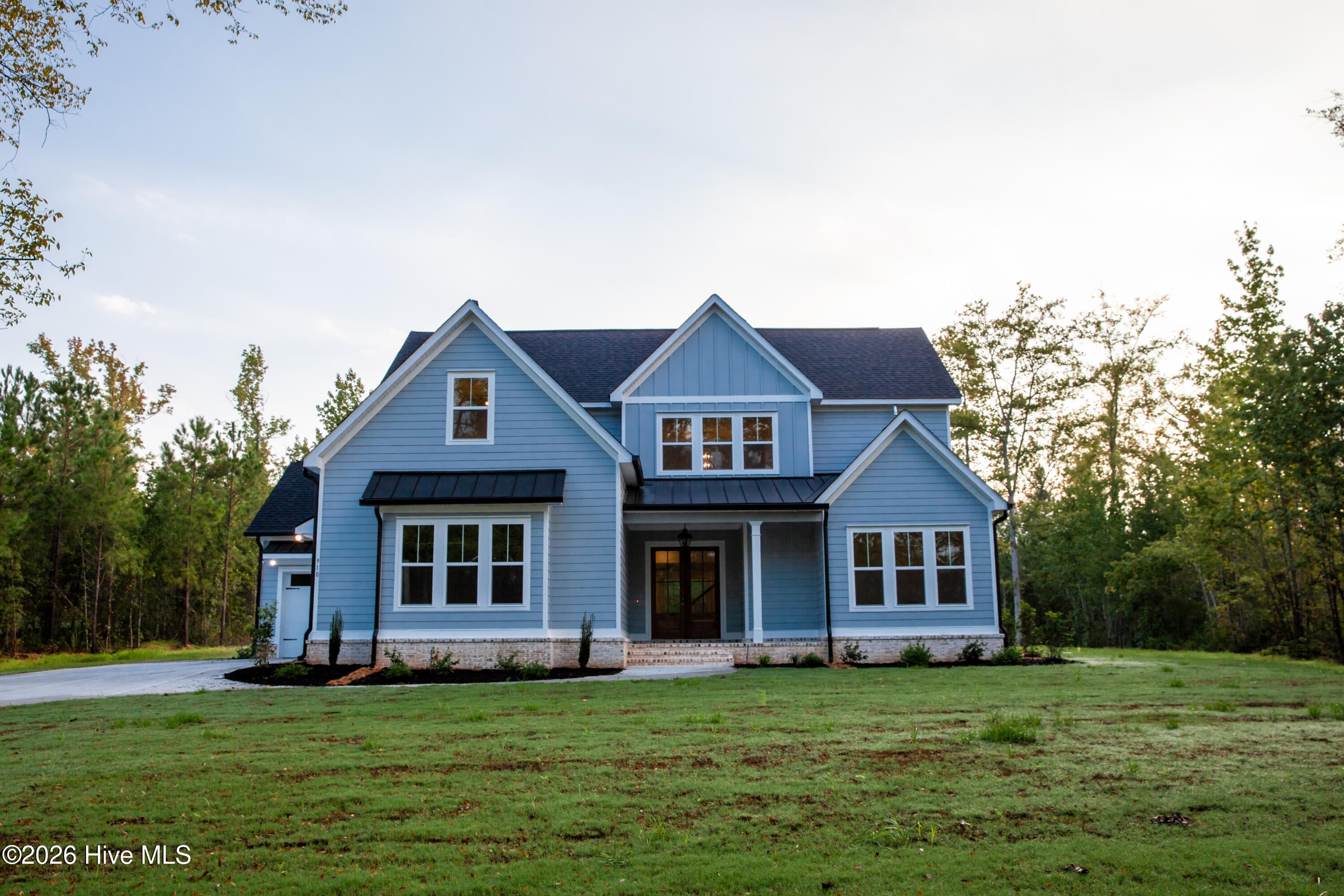 910 Fairbourne Drive
