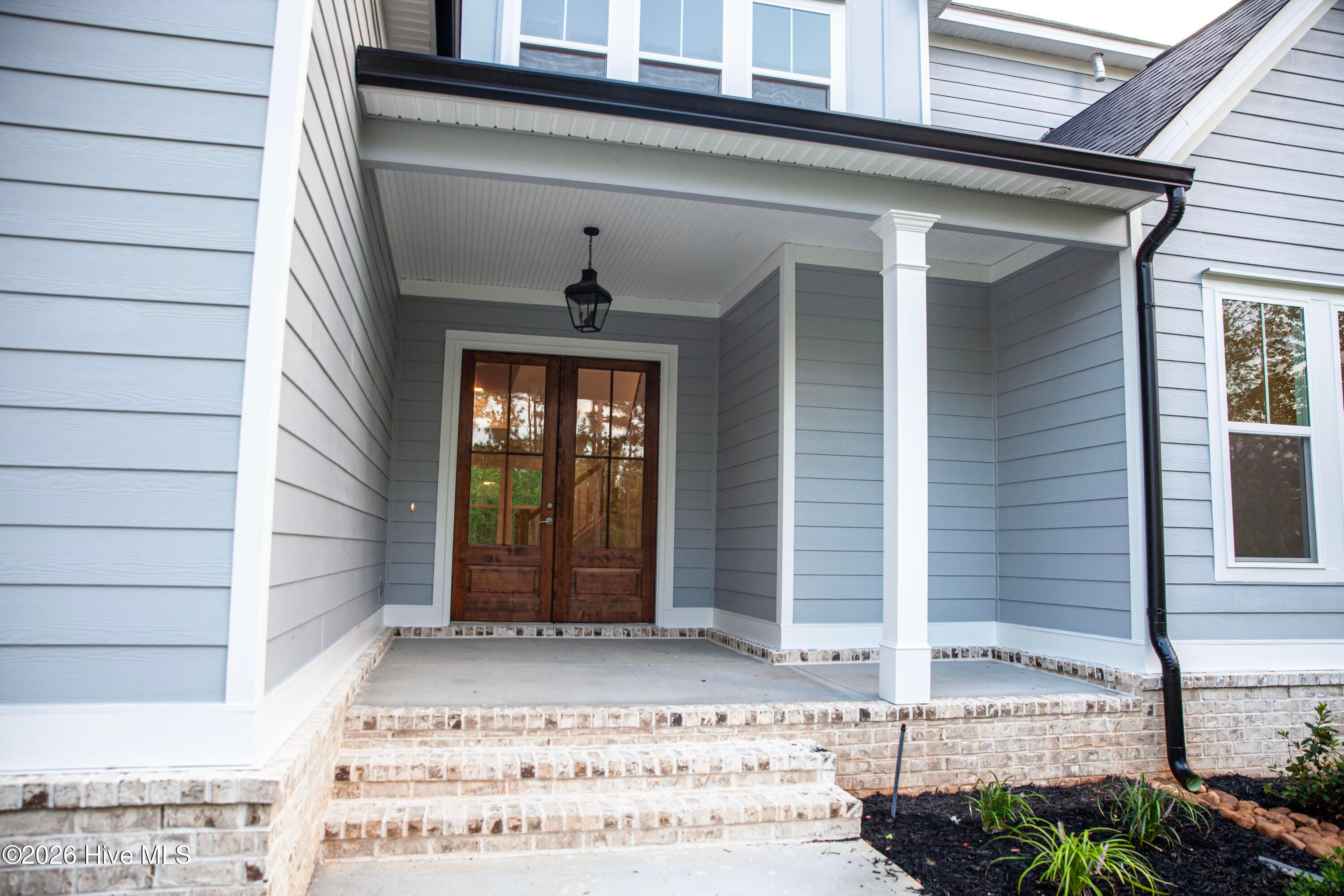 910 Fairbourne Drive