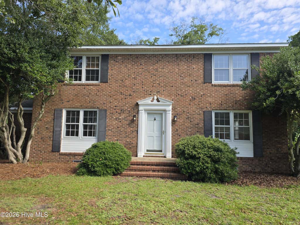 Photo of 205 Pinewood Drive, Goldsboro, NC 27534 (MLS # 100550696)