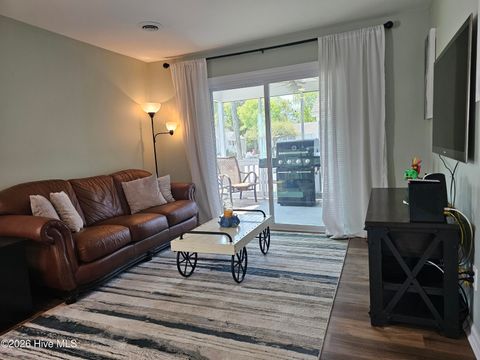 Tiny photo for 2712 S 17th Street #Apt C, Wilmington, NC 28412 (MLS # 100564512)