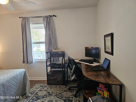 Tiny photo for 2712 S 17th Street #Apt C, Wilmington, NC 28412 (MLS # 100564512)