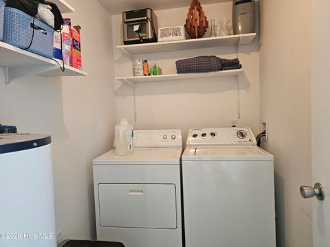 Tiny photo for 2712 S 17th Street #Apt C, Wilmington, NC 28412 (MLS # 100564512)