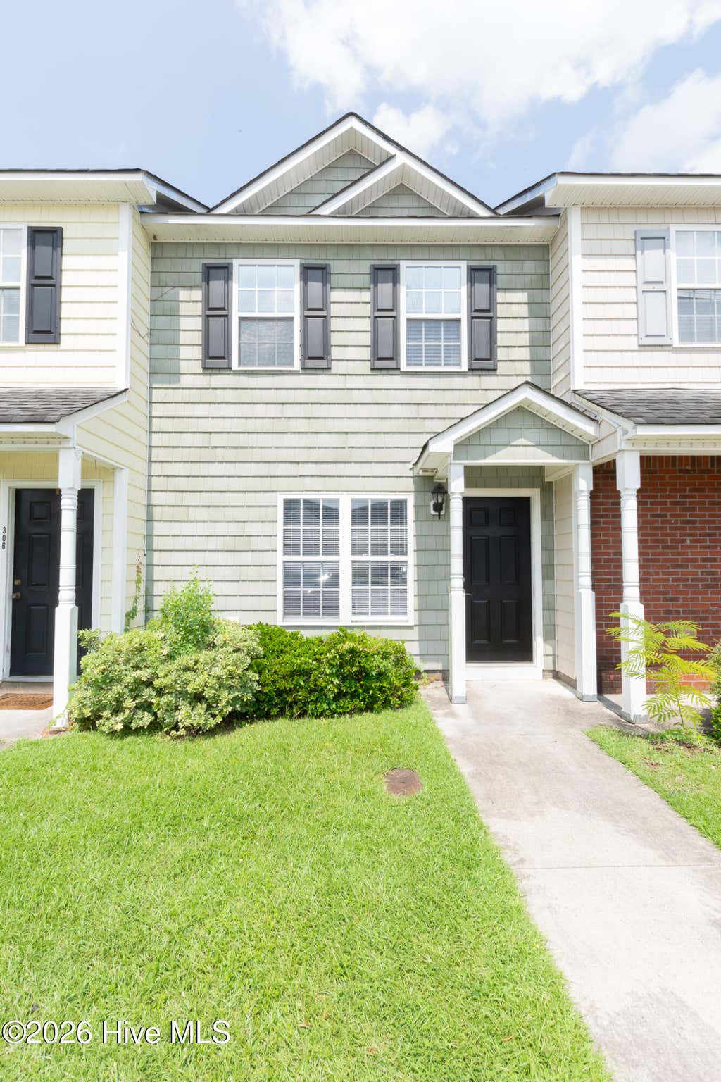 Photo of 304 Bridgewood Drive, Jacksonville, NC 28546 (MLS # 100592062)