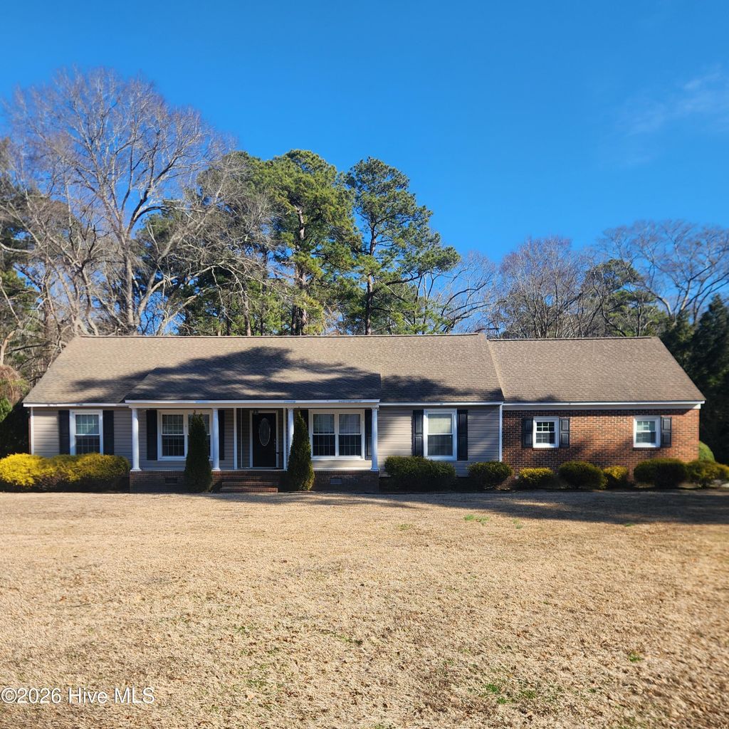 Photo of 102 Pine Street, Washington, NC 27889 (MLS # 100544660)