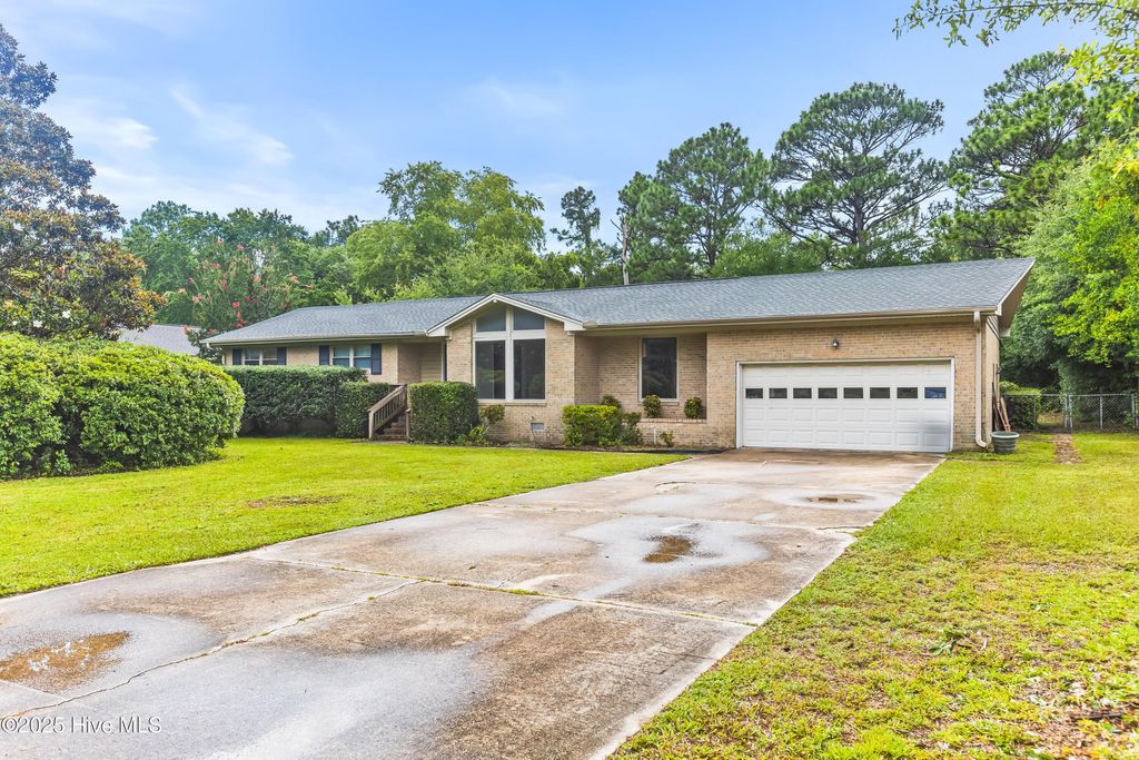 Photo of 30 S Cardinal Drive, Wilmington, NC 28403 (MLS # 100517088)
