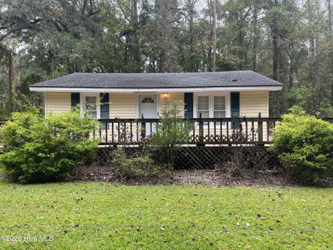 Homes For Sale - 11 Cedar Lane<br/> Beaufort County, Blounts Creek, NC 27814