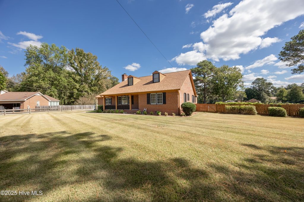 Photo of 4853 Lakeview Road, Elm City, NC 27822 (MLS # 100535908)