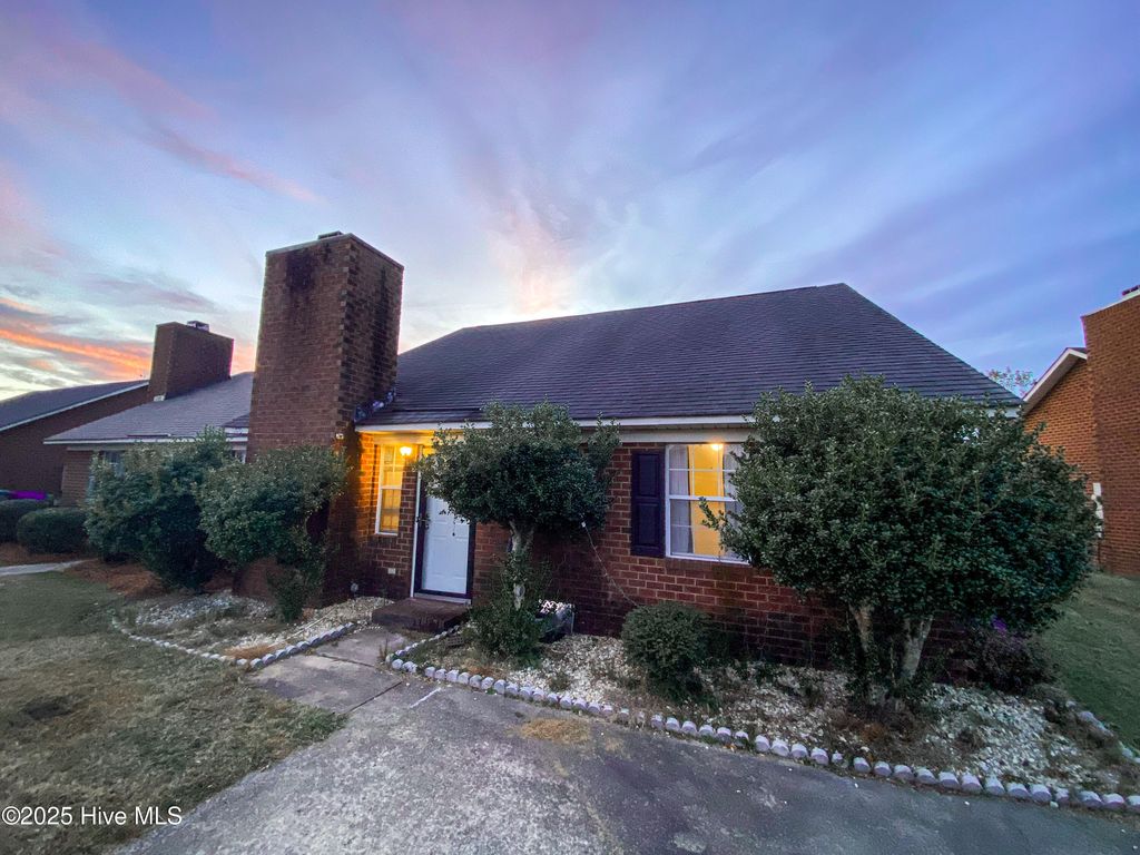 Photo of 1206 Peyton Circle #B, Greenville, NC 27834 (MLS # 100544526)