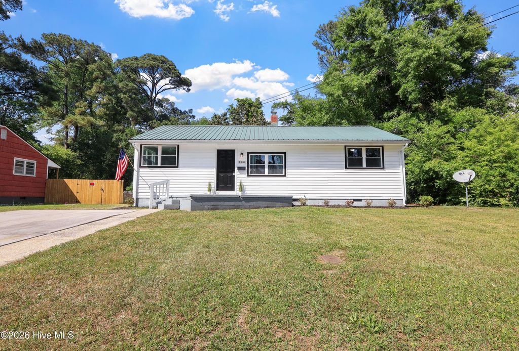 Photo of 100 Banks Street, Jacksonville, NC 28540 (MLS # 100569517)