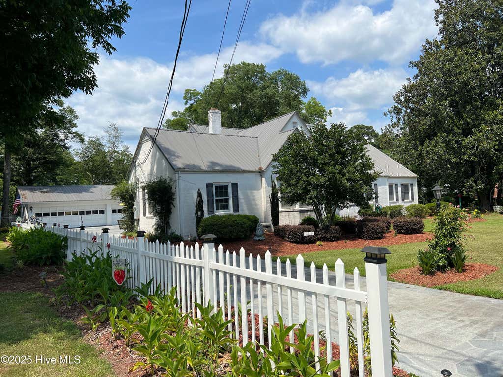 Photo of 313 E 1st Avenue, Chadbourn, NC 28431 (MLS # 100592228)