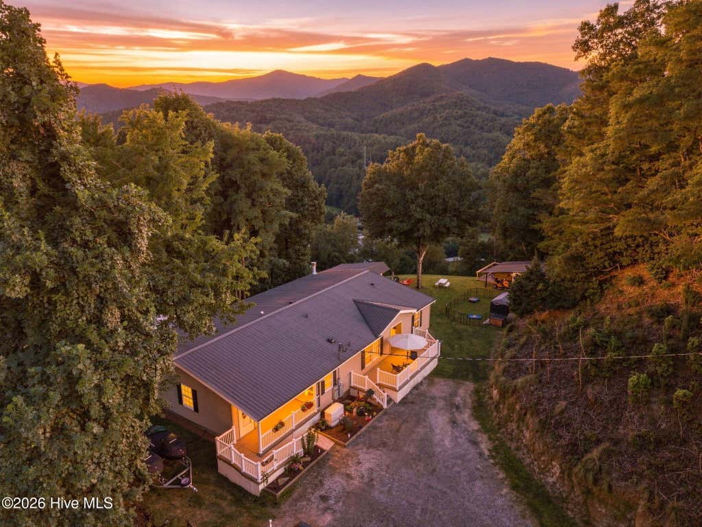 Photo of 4 Sunset Farms Road, Whittier, NC 28789 (MLS # 100597390)
