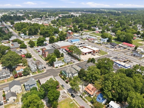 Tiny photo for 401 N Market Street, Washington, NC 27889 (MLS # 100587357)