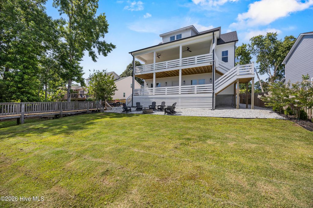 Photo of 1027 Meridian Drive, Sneads Ferry, NC 28460 (MLS # 100558595)