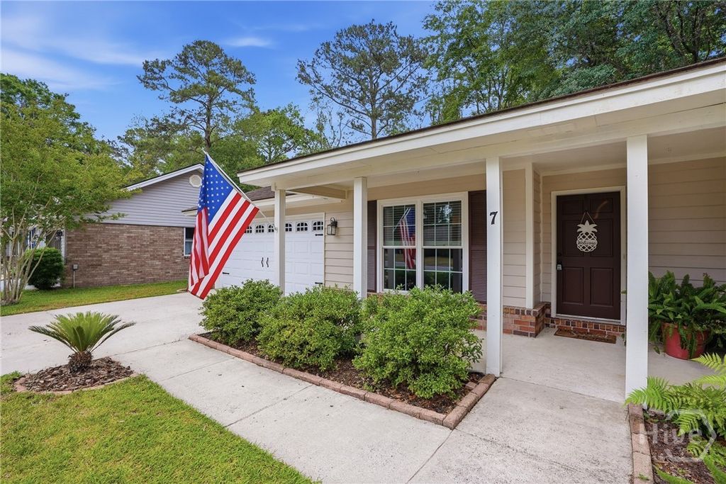 Photo of 7 Goldfinch Court W, Savannah, GA 31419 (MLS # SA354957)