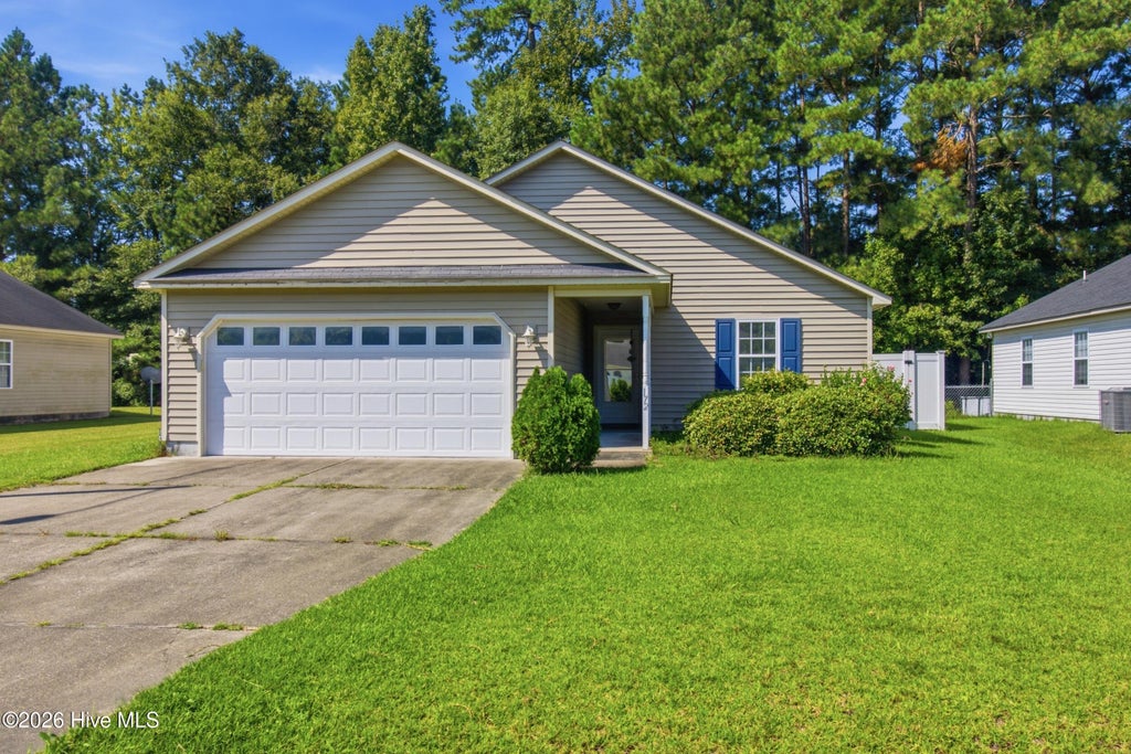 Photo of 172 Oakley Drive, New Bern, NC 28560 (MLS # 100601385)