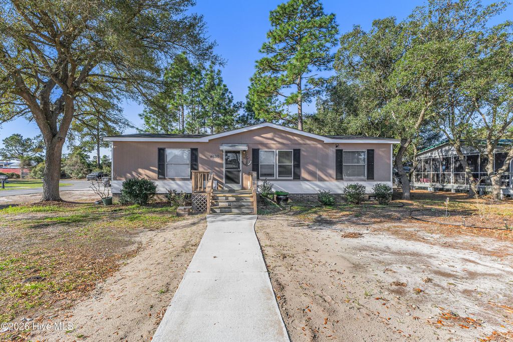 Photo of 4690 Port Loop Road SE, Southport, NC 28461 (MLS # 100564179)