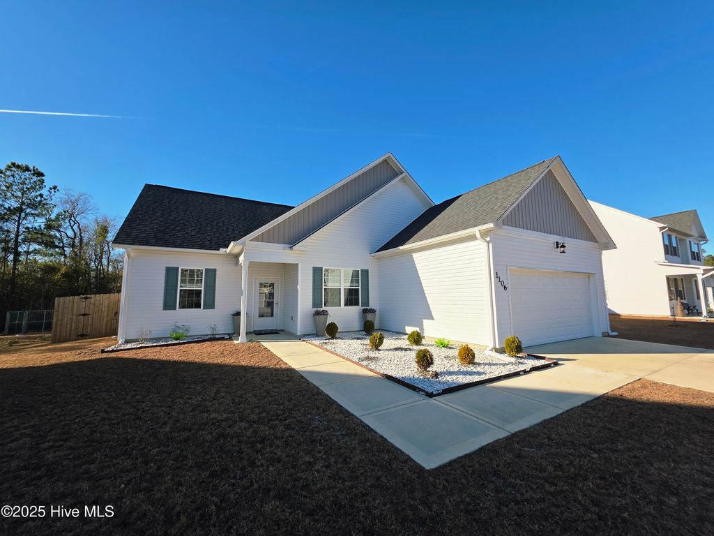 Photo of 1106 Carteret Manor Drive, Jacksonville, NC 28546 (MLS # 100545567)