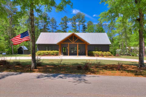 Homes For Sale - 1140 Lake Drive<br/> Lincolnton, GA 30817