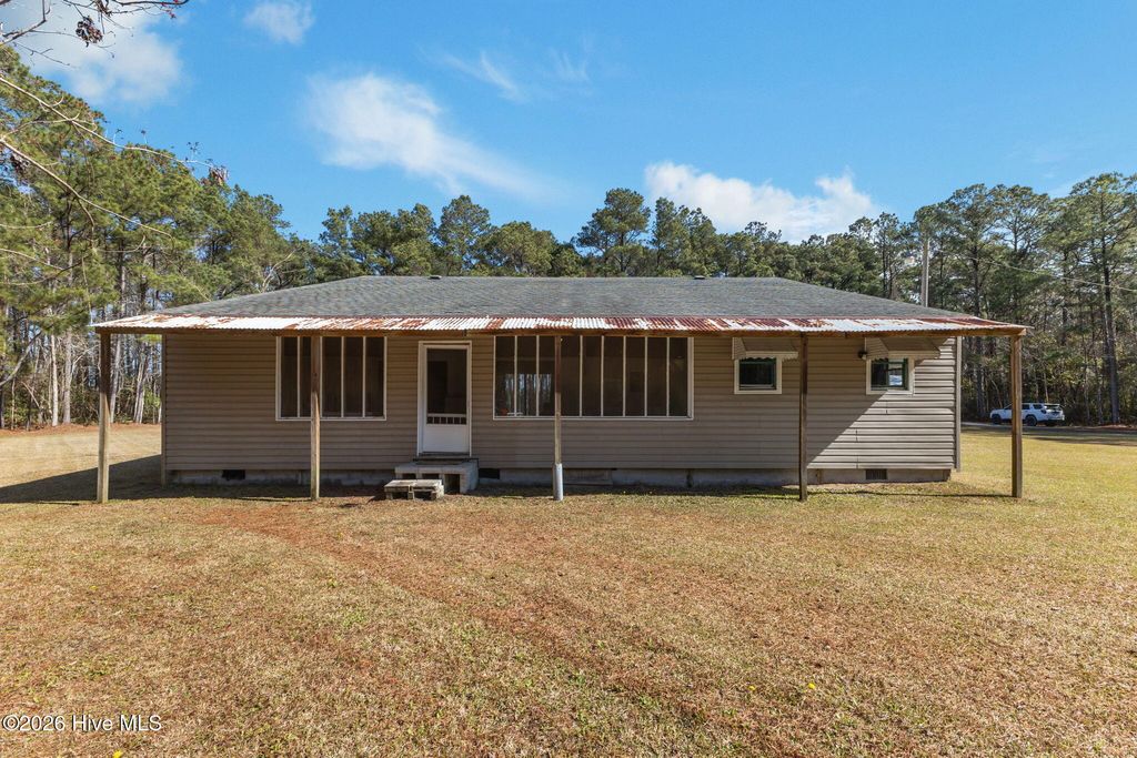 Photo of 257 Crows Nest Road, Beaufort, NC 28516 (MLS # 100559490)