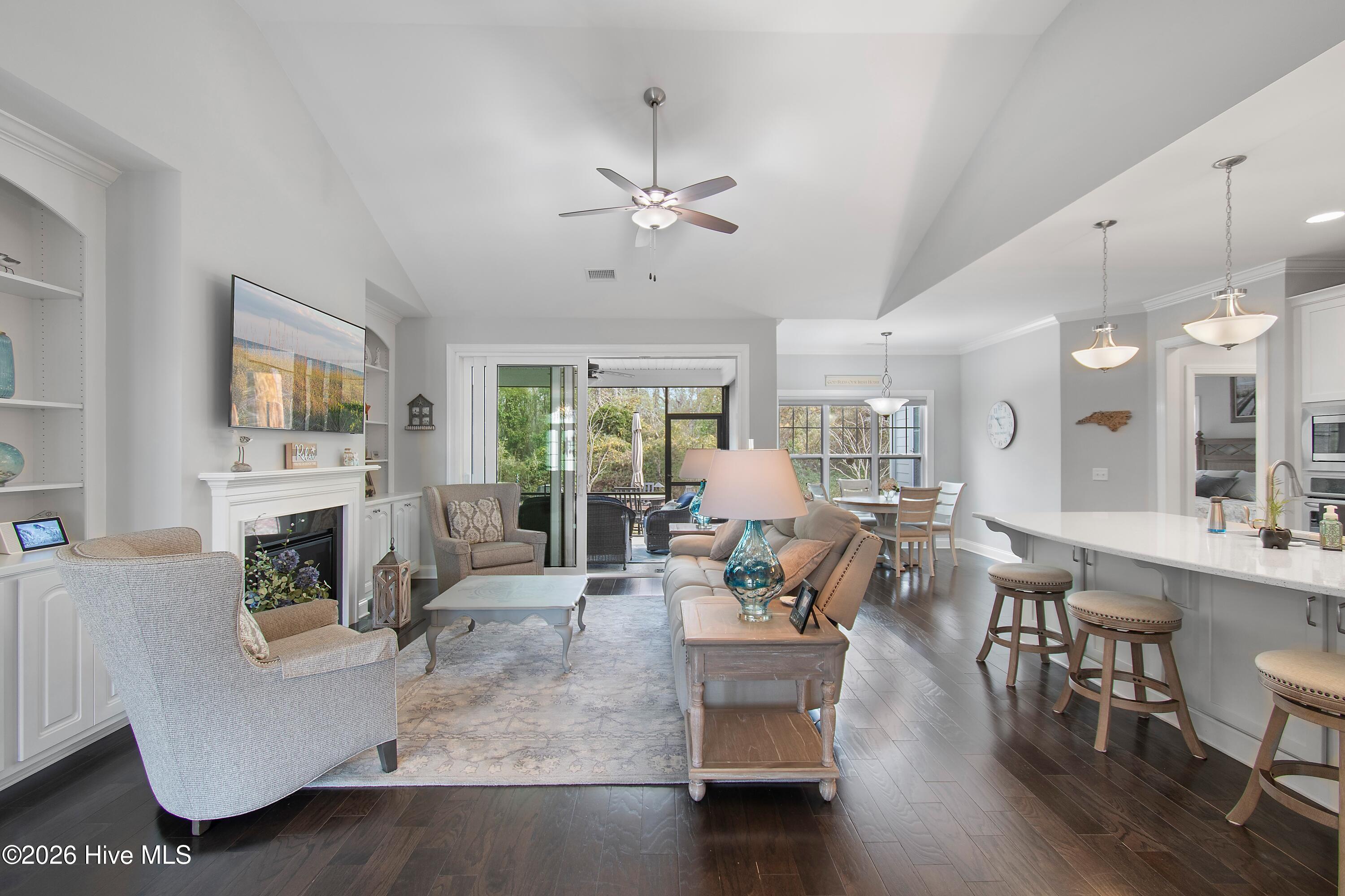 3886 Big Magnolia Way