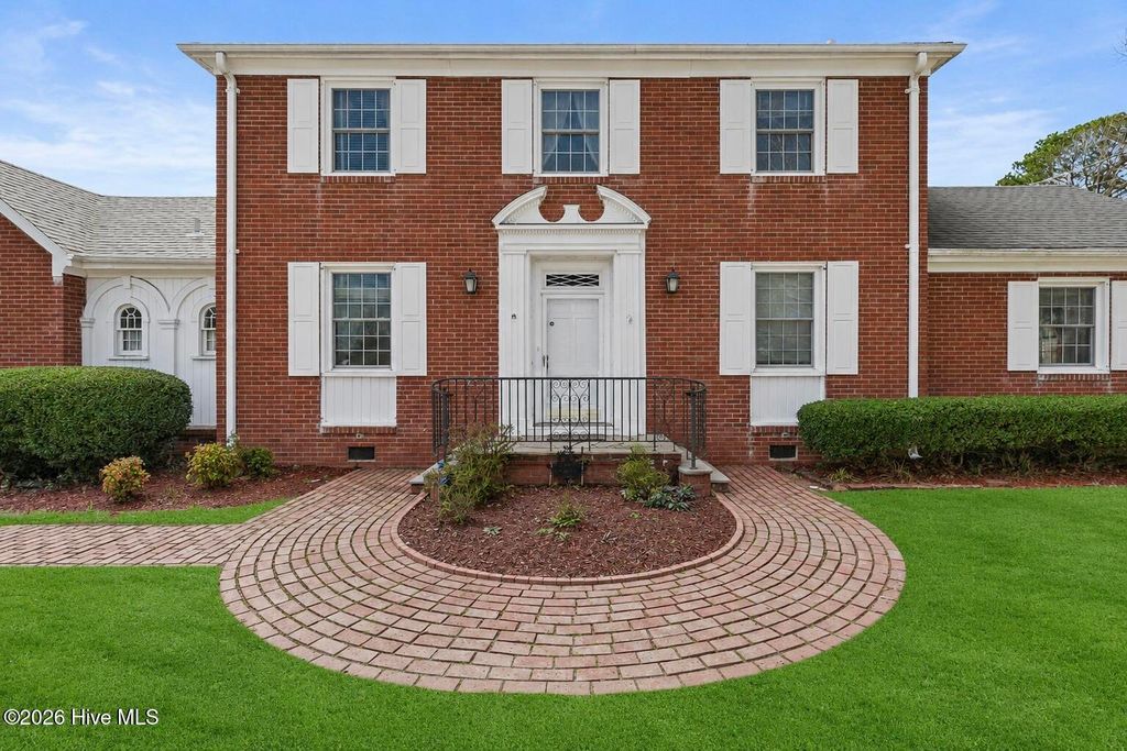 Photo of 201 E Hargett Street, Richlands, NC 28574 (MLS # 100557416)