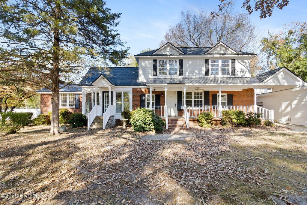 Photo of 2313 Applebury Lane, Fayetteville, NC 28306 (MLS # 100541073)