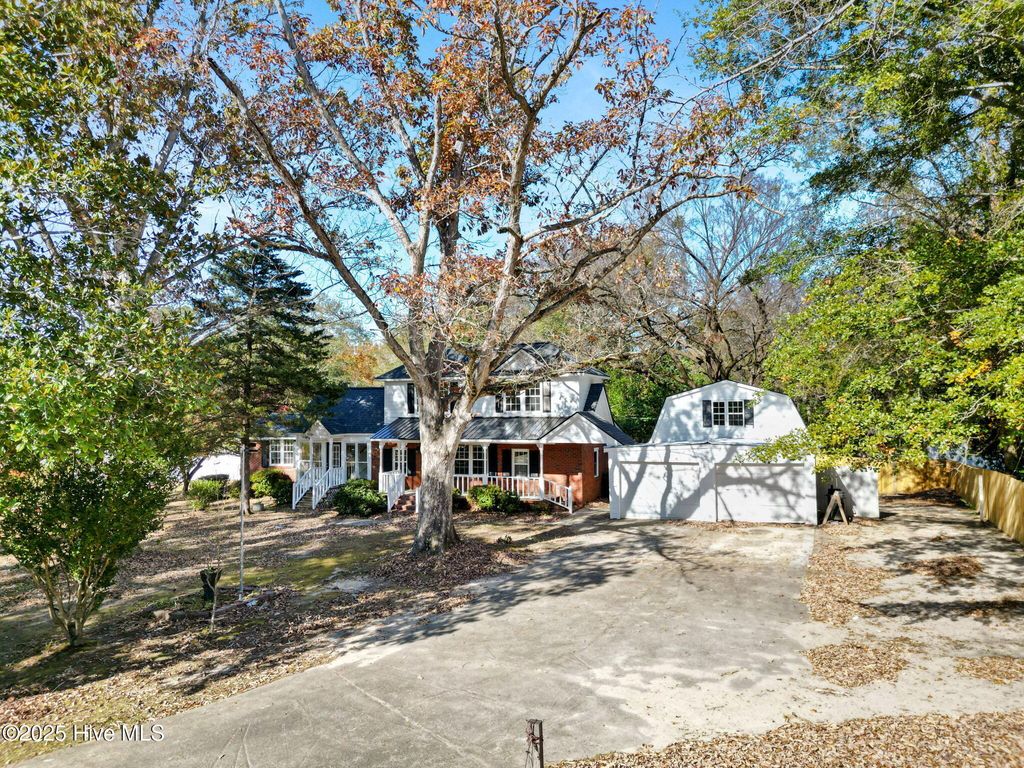 Photo of 2313 Applebury Lane, Fayetteville, NC 28306 (MLS # 100541073)