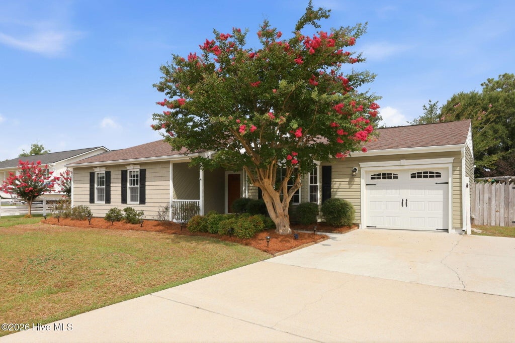 Photo of 119 E Ivybridge Drive, Hubert, NC 28539 (MLS # 100584908)