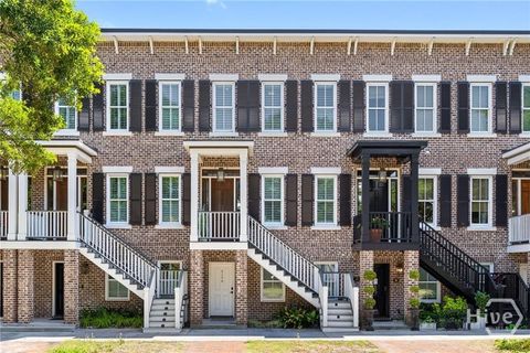 Townhouse For Sale - 517 E Liberty Street<br/> Savannah, GA 31401