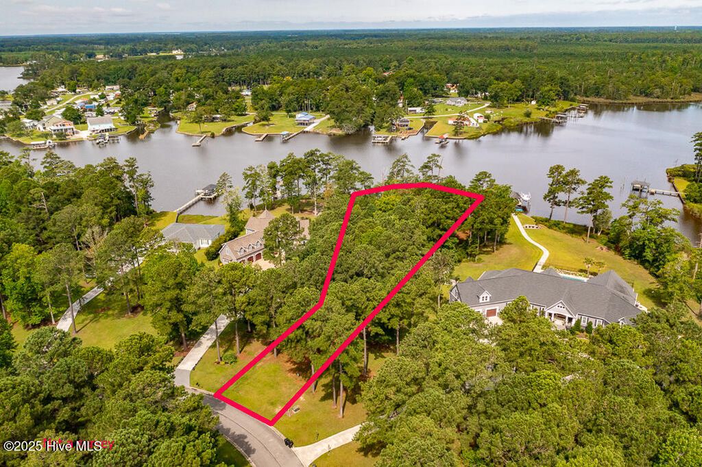 Photo of 310 Southern Plantation Drive S, Oriental, NC 28571 (MLS # 100498348)