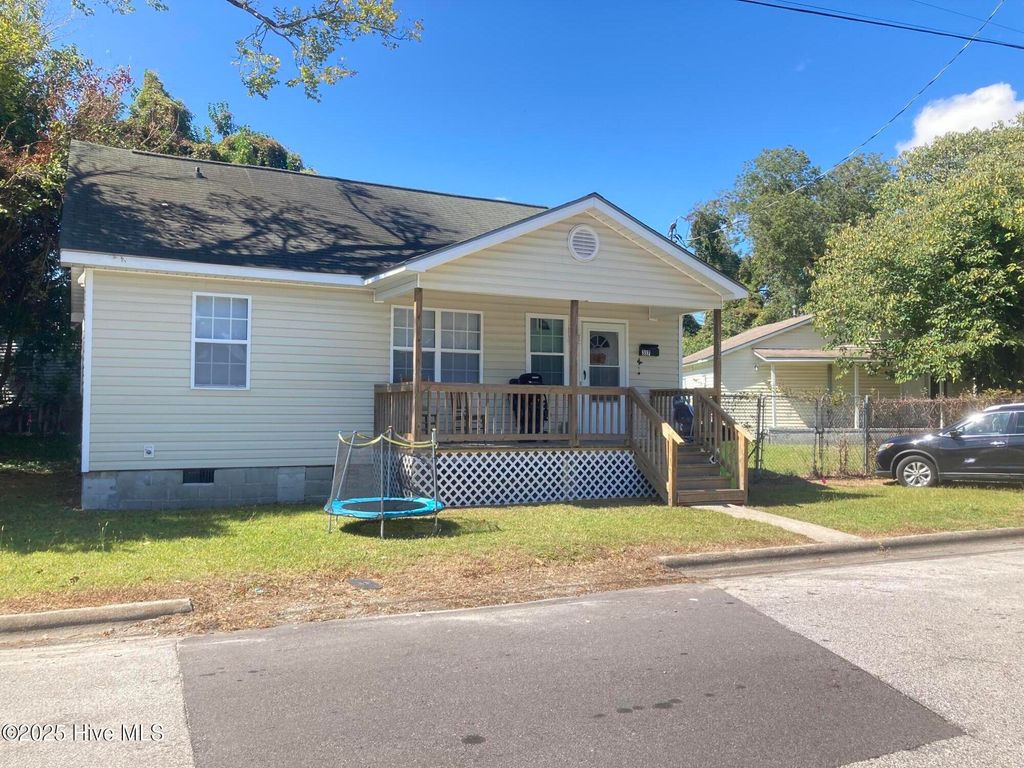 Photo of 317 Liberty Street, New Bern, NC 28562 (MLS # 100564244)