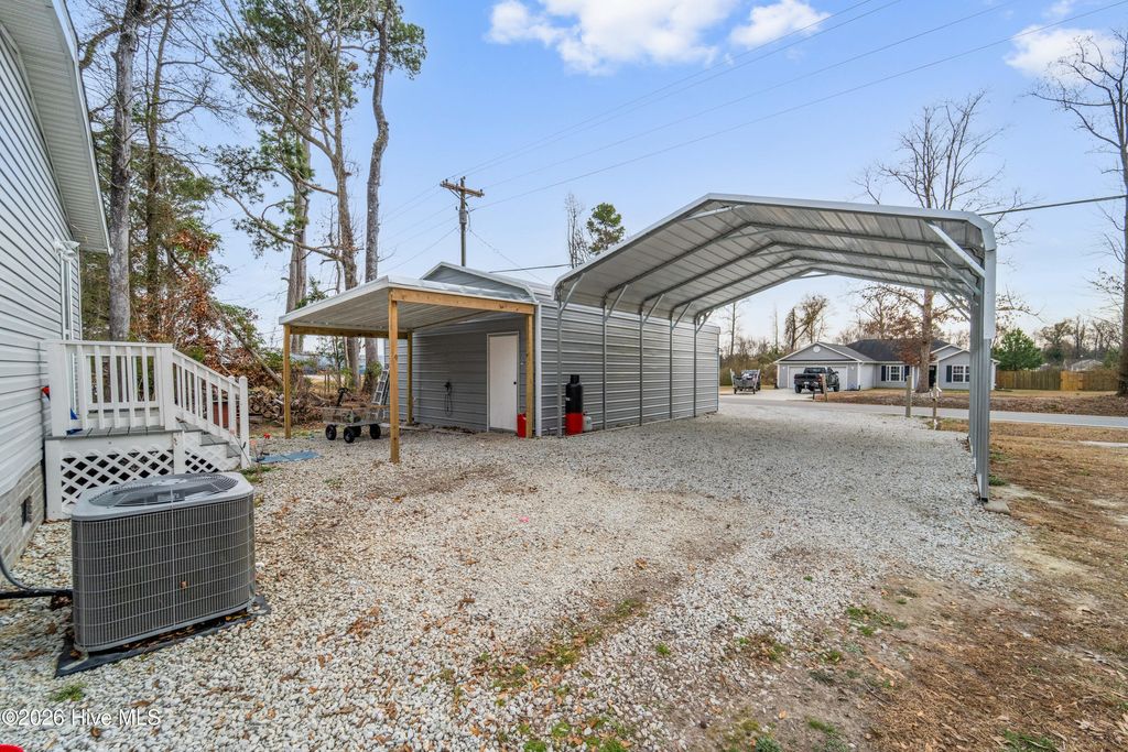 Photo of 311 Petersburg Road, Richlands, NC 28574 (MLS # 100547365)