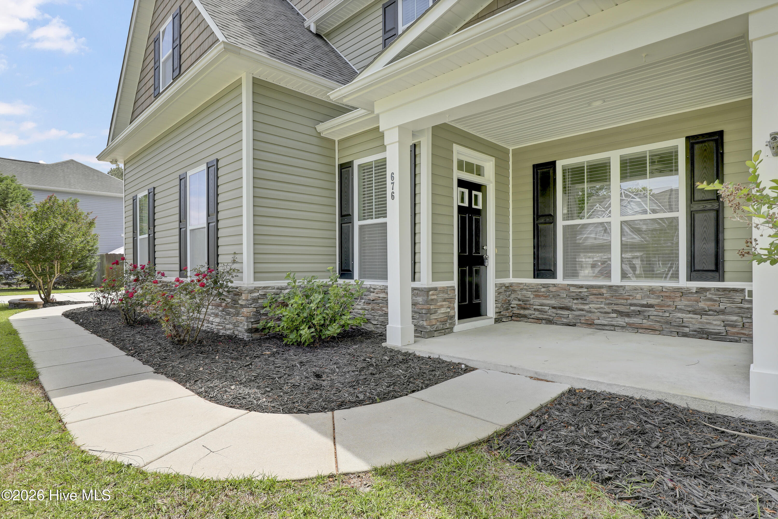 676 Majestic Oaks Drive