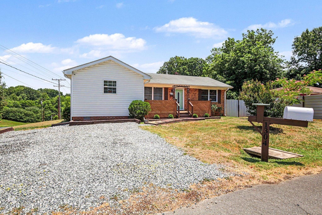 Photo of 1304 Nance Street, Burlington, NC 27217 (MLS # 100582594)
