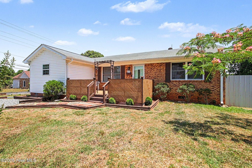 Photo of 1304 Nance Street, Burlington, NC 27217 (MLS # 100582594)