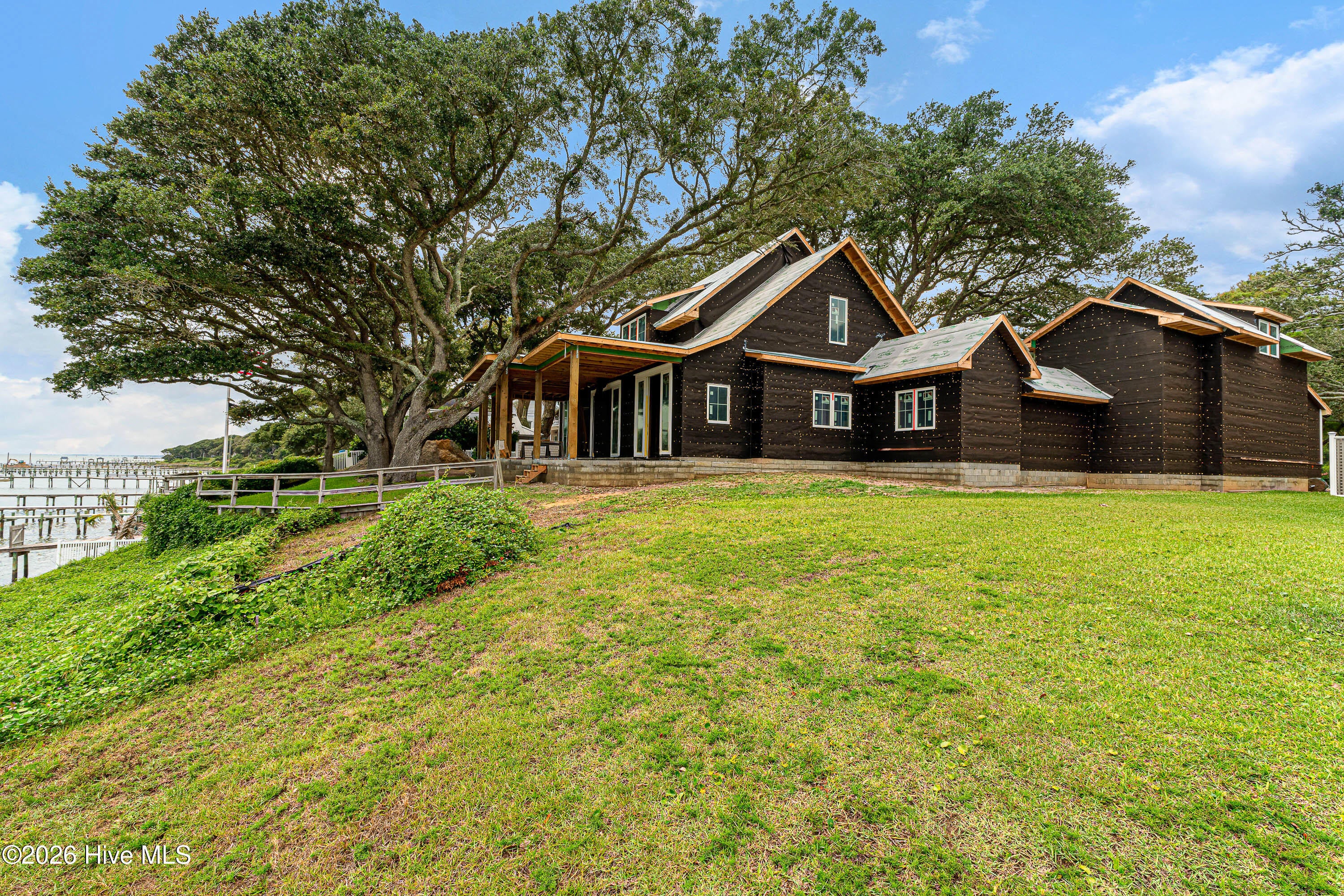 5005 Holly Lane