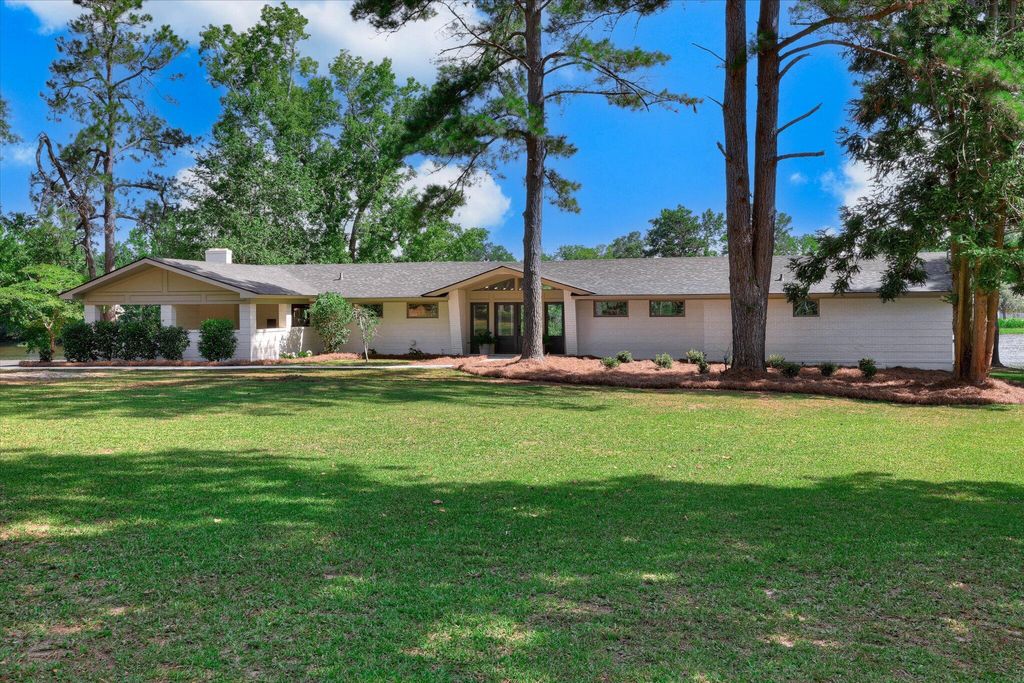 Photo of 118 Lake Bluff Drive, Waynesboro, GA 30830 (MLS # 551784)