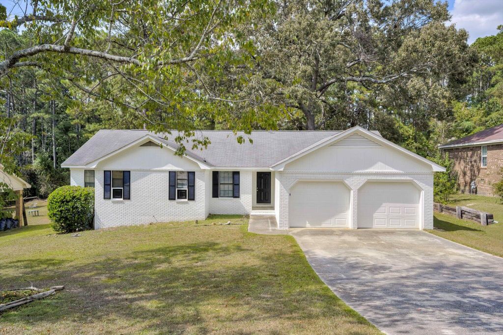 Photo of 3821 Crest Drive, Hephzibah, GA 30815 (MLS # 547457)