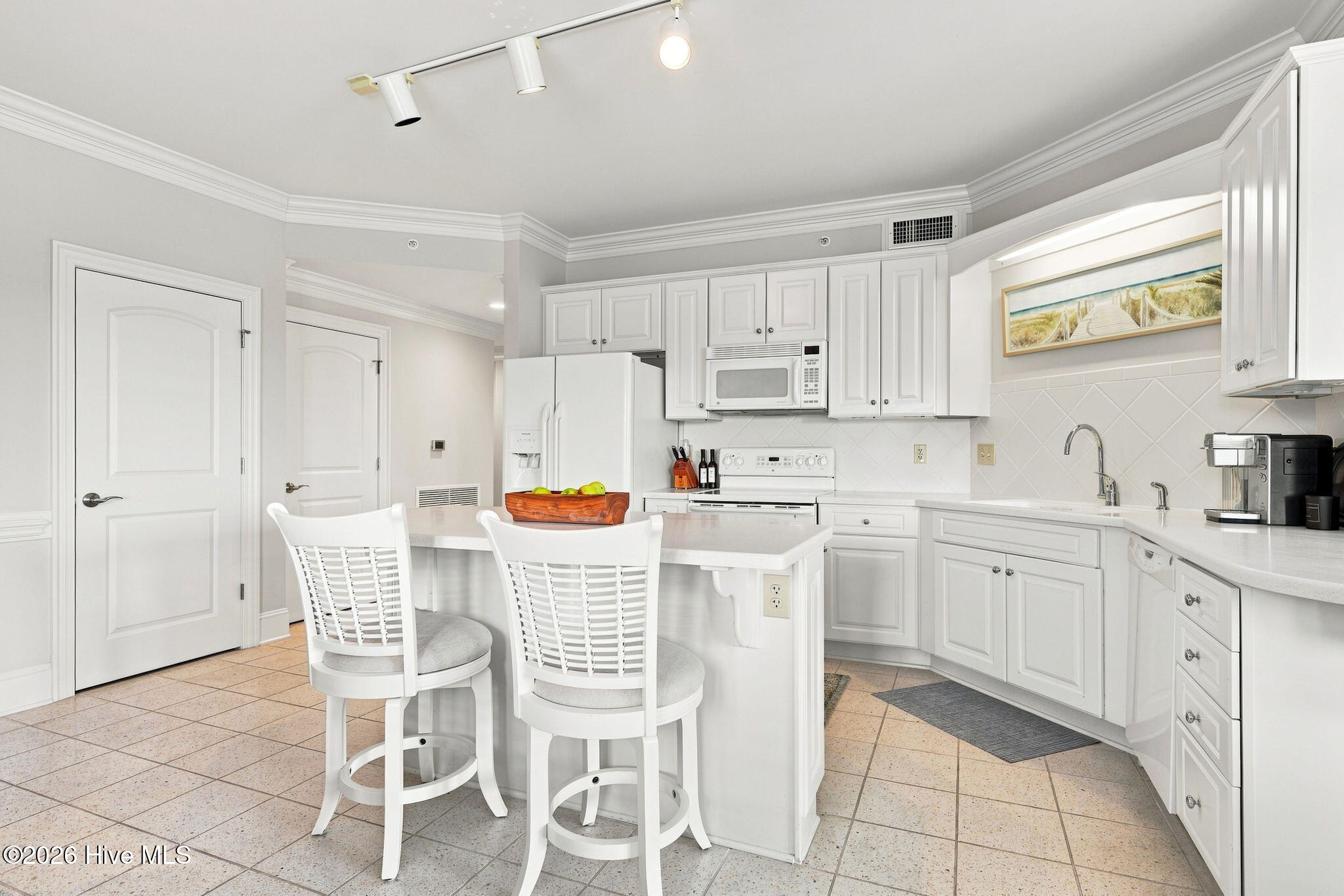 4425 Arendell Street 101 & Bs 40