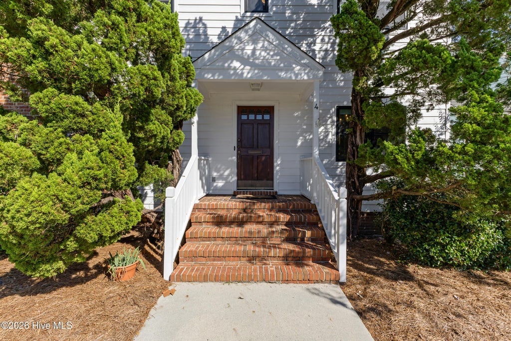 Photo of 4 Saint Marys Place, Wilmington, NC 28403 (MLS # 100605752)