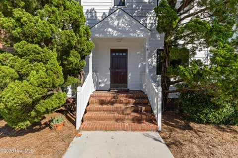 Photo of 4 Saint Marys Place, Wilmington, NC 28403 (MLS # 100605752)