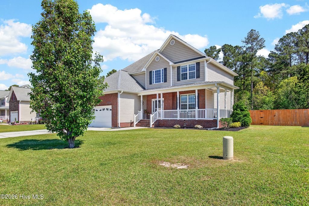 Photo of 917 Stagecoach Drive, Jacksonville, NC 28546 (MLS # 100568368)