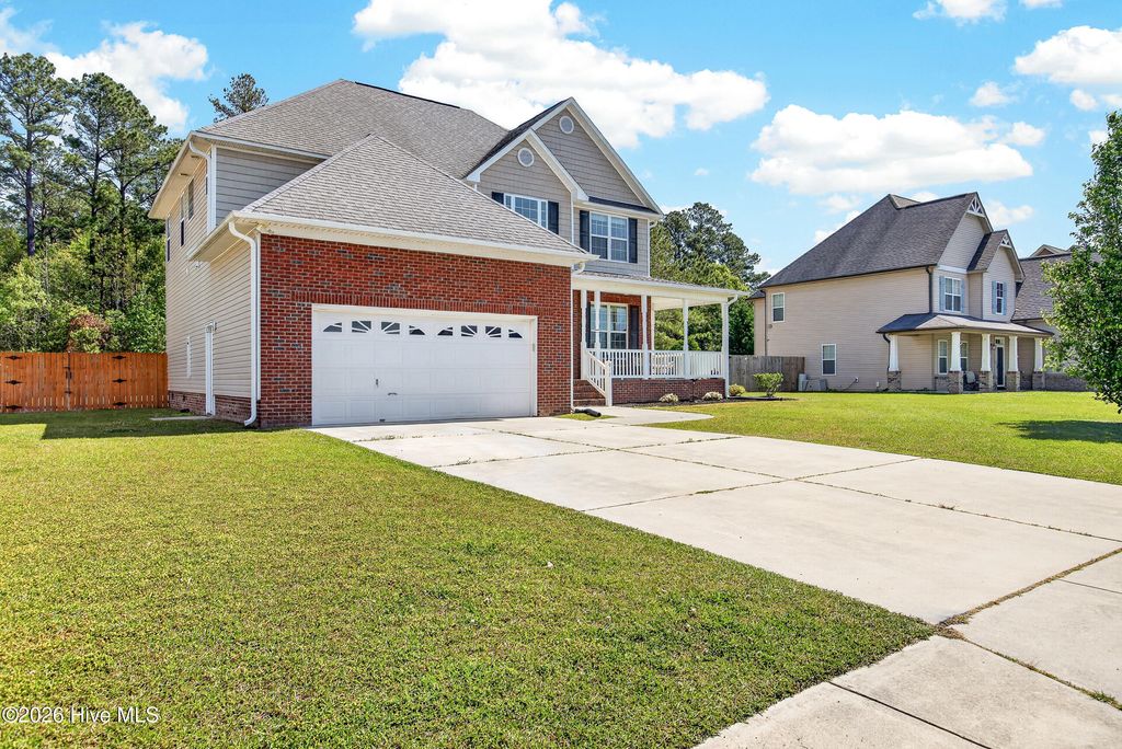 Photo of 917 Stagecoach Drive, Jacksonville, NC 28546 (MLS # 100568368)