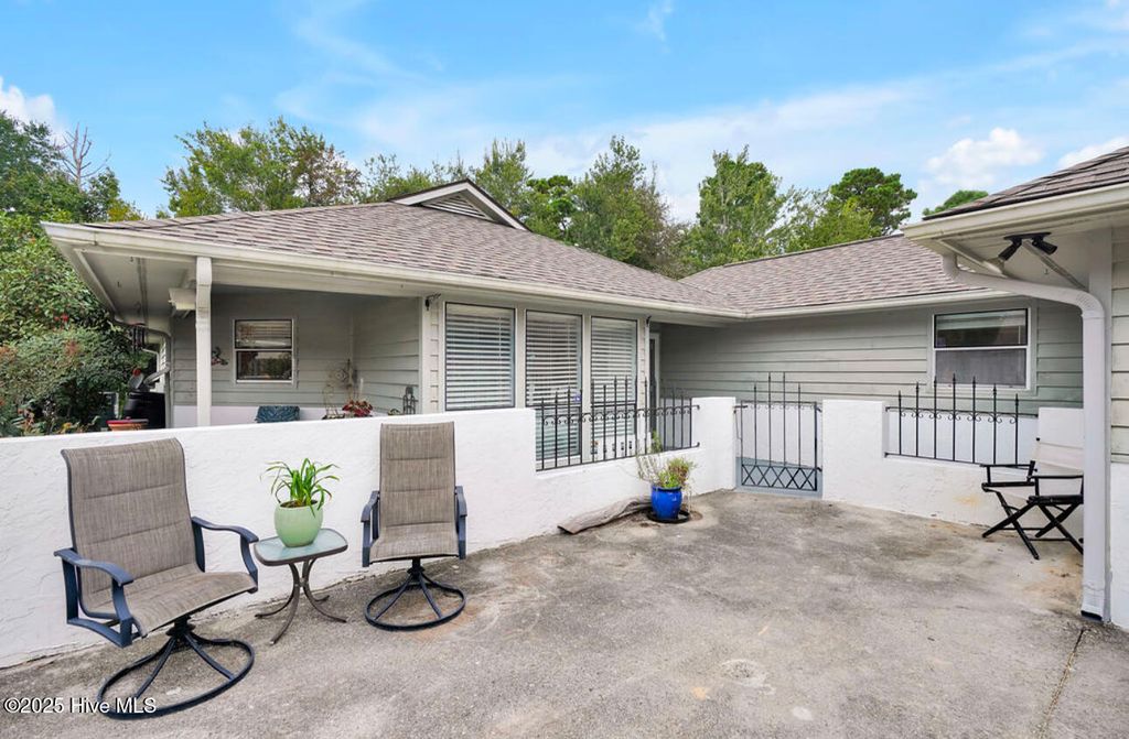 Photo of 129 Red Bird Lane, Hampstead, NC 28443 (MLS # 100530098)