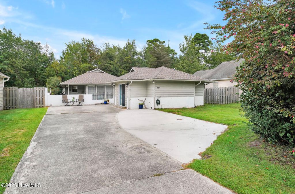 Photo of 129 Red Bird Lane, Hampstead, NC 28443 (MLS # 100530098)