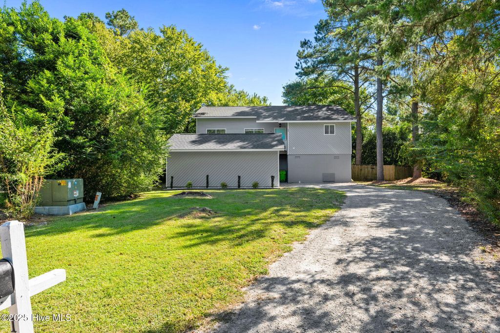 Photo of 106 Pilot Place, New Bern, NC 28562 (MLS # 100530850)