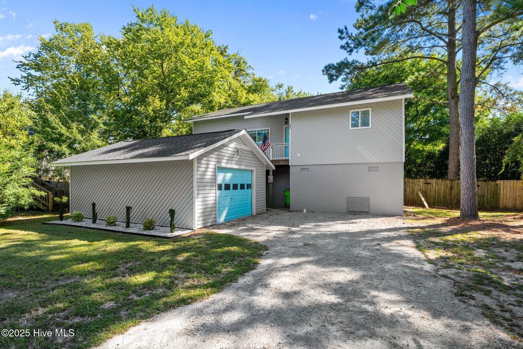 Photo of 106 Pilot Place, New Bern, NC 28562 (MLS # 100530850)