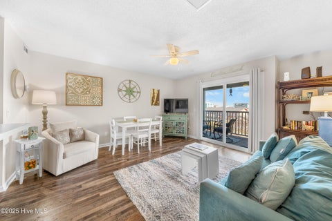 Condo For Sale - 200 S Lake Park Boulevard #3B<br/> Carolina Beach, NC 28428