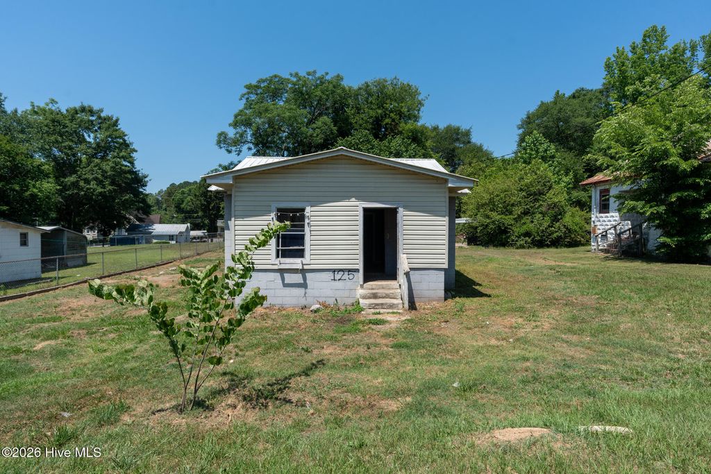 Photo of 125 Garrett Street, Rockingham, NC 28379 (MLS # 100575779)