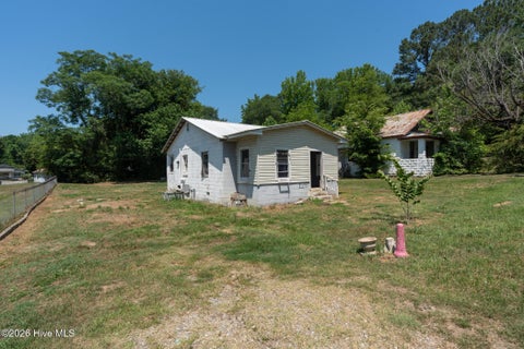 Homes For Sale - 125 Garrett Street<br/> Rockingham, NC 28379